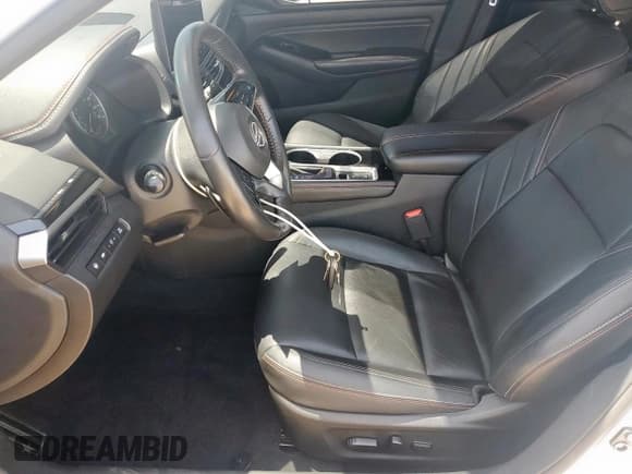 ✅ 2023 Nissan Altima SR • VIN: 1N4AL4CV8PN355723 • Lot: 65771065. Listed on Copart with 28,843 mi. Free auction sales archive from the USA and detailed vehicle history report at DreamBid. Image 7.