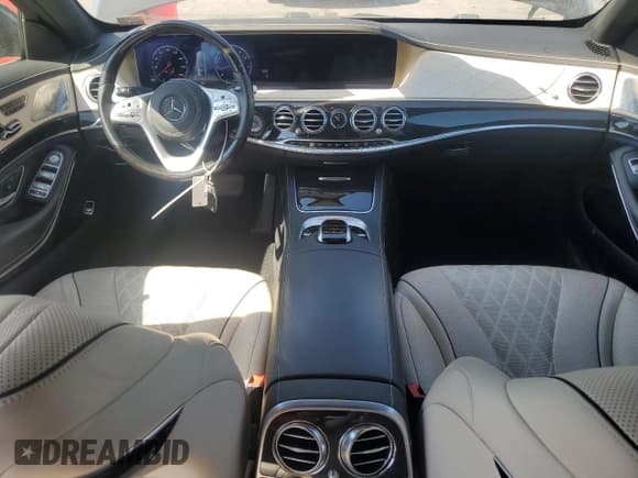 ✅ 2019 Mercedes-Benz S 560 • VIN: WDDUG8GB2KA450478 • Lot: 70923335. Listed on Copart with 79,644 mi. Free auction sales archive from the USA and detailed vehicle history report at DreamBid. Image 8.