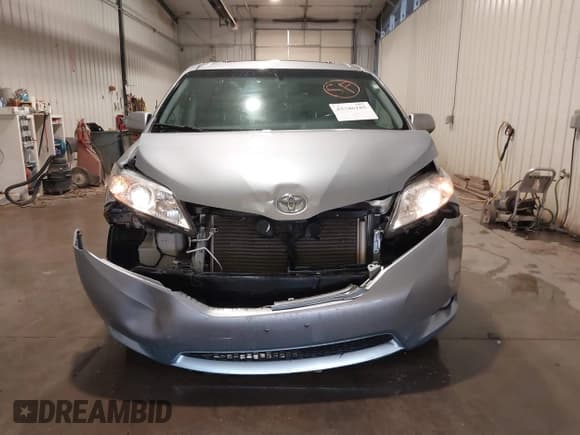 ✅ 2016 Toyota Sienna XLE • VIN: 5TDYK3DC7GS730188 • Lot: 43346185. Listed on IAAI with 102,406 mi. Free auction sales archive from the USA and detailed vehicle history report at DreamBid. Image 12.