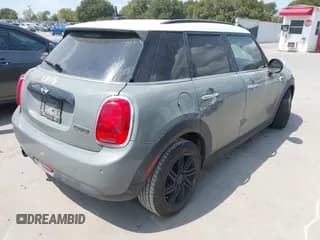 ✅ 2018 MINI Hardtop 4 Door Cooper • VIN: WMWXU1C57J2F80465 • Lot: 43256463. Wystawiony na IAAI z przebiegiem 91 853 mil. Bezpłatny archiwum sprzedaży aukcyjnych z USA i szczegółowy raport historii pojazdu na DreamBid. Zdjęcie 4.