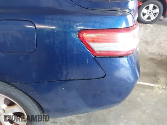 ✅ 2010 Toyota Camry LE • VIN: 4T1BF3EKXAU577336 • Lot: 43568053. Wystawiony na IAAI z przebiegiem 165 943 mil. Bezpłatny archiwum sprzedaży aukcyjnych z USA i szczegółowy raport historii pojazdu na DreamBid. Zdjęcie 6.