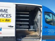 ✅ 2019 Ford Transit • VIN: 1FTYR2CM4KKB17963 • Lot: 43363538. Wystawiony na IAAI z przebiegiem 93 638 mil. Bezpłatny archiwum sprzedaży aukcyjnych z USA i szczegółowy raport historii pojazdu na DreamBid. Zdjęcie 8.