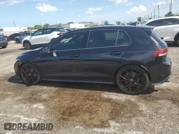 ✅ 2024 Volkswagen Golf GTI 380 S • VIN: WVWHA7CDXRW147749 • Lot: 61017564. Wystawiony na Copart z przebiegiem 6 172 mil. Bezpłatny archiwum sprzedaży aukcyjnych z USA i szczegółowy raport historii pojazdu na DreamBid. Zdjęcie 2.