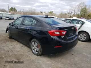 ✅ 2018 Chevrolet Cruze LS • VIN: 1G1BC5SM3J7206640 • Лот: 40915521. Размещён на Copart с пробегом 83 802 миль миль. Получите бесплатный доступ к архиву аукционных продаж из США и посмотрите подробный отчёт об истории автомобиля на DreamBid. Изображение 3.