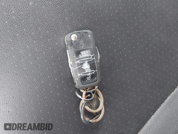 ✅ 2015 Volkswagen Beetle Fleet Edition • VIN: 3VWF17AT6FM629094 • Lot: 42458638. Listed on IAAI with 96,683 mi. Free auction sales archive from the USA and detailed vehicle history report at DreamBid. Image 11.