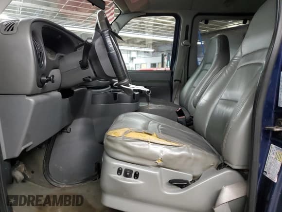 ✅ 2008 Ford Econoline Passenger XL • VIN: 1FMNE11L18DB43562 • Lot: 50723515. Listed on Copart with 143,874 mi. Free auction sales archive from the USA and detailed vehicle history report at DreamBid. Image 7.