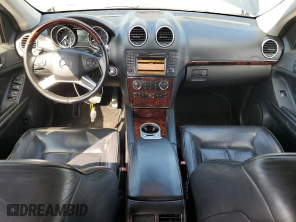 ✅ 2010 Mercedes-Benz GL 550 • VIN: 4JGBF8GE2AA575201 • Lot: 71621365. Wystawiony na Copart z przebiegiem 208 472 mil. Bezpłatny archiwum sprzedaży aukcyjnych z USA i szczegółowy raport historii pojazdu na DreamBid. Zdjęcie 8.