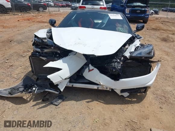 ✅ 2021 Chevrolet Corvette 3LT • VIN: 1G1YC3D42M5114379 • Lot: 42268635. Listed on IAAI with 38,181 mi. Free auction sales archive from the USA and detailed vehicle history report at DreamBid. Image 6.