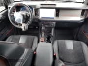 ✅ 2024 Ford Bronco Raptor • VIN: 1FMEE0RR0RLA16313 • Лот: 71639045. Опубликован ранее на Copart с пробегом 15 048 миль. Бесплатный доступ к архиву аукционных продаж из США и подробный отчёт об истории автомобиля на DreamBid. Изображение 8.