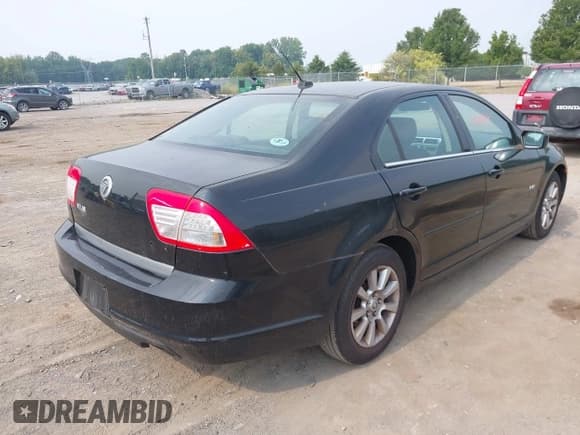 ✅ 2008 Mercury Milan • VIN: 3MEHM07Z38R624218 • Lot: 42908918. Listed on IAAI with 99,553 mi. Free auction sales archive from the USA and detailed vehicle history report at DreamBid. Image 4.