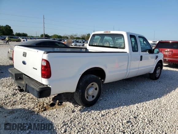 ✅ 2010 Ford F-250 • VIN: 1FTSX2AR4AEA19958 • Lot: 52406875. Wystawiony na Copart z przebiegiem 122 350 mil. Bezpłatny archiwum sprzedaży aukcyjnych z USA i szczegółowy raport historii pojazdu na DreamBid. Zdjęcie 3.