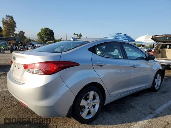 2013 Hyundai Elantra Limited с VIN KMHDH4AE7DU554240, выставлен на аукционе Copart как лот 84660115 с пробегом 119 348 миль миль и Списание • Salvage title. История ставок и продаж доступна на DreamBid. Изображение 3.