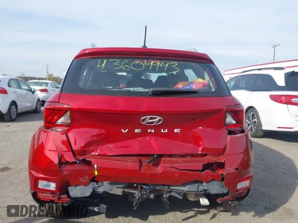 ✅ 2025 Hyundai Venue SEL • VIN: KMHRC8A32SU362179 • Lot: 43604943. Listed on IAAI with 7,803 mi. Free auction sales archive from the USA and detailed vehicle history report at DreamBid. Image 16.