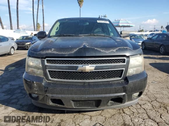 ✅ 2008 Chevrolet Suburban 3LT • VIN: 1GNFC16J28J188573 • Lot: 82475484. Wystawiony na Copart z przebiegiem 278 733 mil. Bezpłatny archiwum sprzedaży aukcyjnych z USA i szczegółowy raport historii pojazdu na DreamBid. Zdjęcie 5.