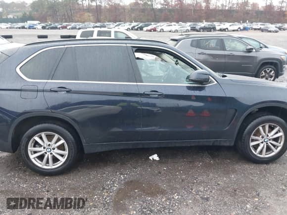 ✅ 2015 BMW X5 xDrive35i • VIN: 5UXKR0C59F0K65562 • Lot: 43586353. Wystawiony na IAAI z przebiegiem 75 522 mil. Bezpłatny archiwum sprzedaży aukcyjnych z USA i szczegółowy raport historii pojazdu na DreamBid. Zdjęcie 13.