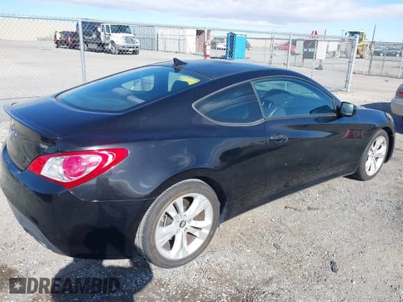 ✅ 2011 Hyundai Genesis Coupe • VIN: KMHHT6KD3BU063209 • Lot: 41947697. Wystawiony na IAAI z przebiegiem 115 707 mil. Bezpłatny archiwum sprzedaży aukcyjnych z USA i szczegółowy raport historii pojazdu na DreamBid. Zdjęcie 4.
