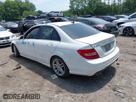 ✅ 2013 Mercedes-Benz C 300 Sport • VIN: WDDGF8AB0DR245383 • Lot: 42417319. Listed on IAAI with Not provided. Free auction sales archive from the USA and detailed vehicle history report at DreamBid. Image 3.