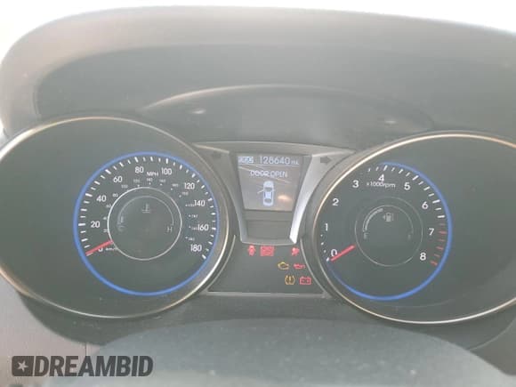 ✅ 2013 Hyundai Genesis Coupe Grand Touring • VIN: KMHHU6KJ8DU101569 • Lot: 65533995. Wystawiony na Copart z przebiegiem 128 640 mil. Bezpłatny archiwum sprzedaży aukcyjnych z USA i szczegółowy raport historii pojazdu na DreamBid. Zdjęcie 9.