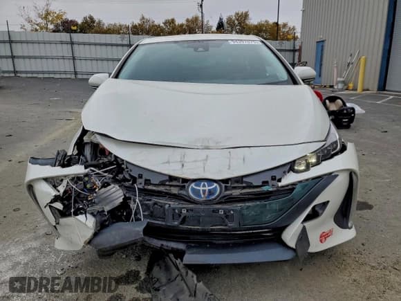 ✅ 2017 Toyota Prius Plus • VIN: JTDKARFP3H3036144 • Lot: 94397075. Listed on Copart with 57,322 mi. Free auction sales archive from the USA and detailed vehicle history report at DreamBid. Image 5.