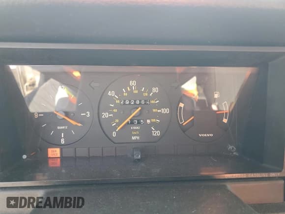 ✅ 1990 Volvo 240 • VIN: YV1AA8842L1410962 • Лот: 59989805. Опубликован ранее на Copart с пробегом 292 862 миль. Бесплатный доступ к архиву аукционных продаж из США и подробный отчёт об истории автомобиля на DreamBid. Изображение 9.