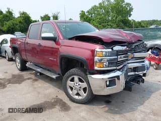 ✅ 2015 Chevrolet Silverado 2500HD LT • VIN: 1GC1KVE83FF102831 • Lot: 42411608. Wystawiony na IAAI z przebiegiem 140 538 mil. Bezpłatny archiwum sprzedaży aukcyjnych z USA i szczegółowy raport historii pojazdu na DreamBid. Zdjęcie 1.