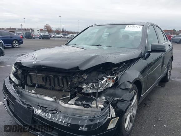 ✅ 2011 Mercedes-Benz C 300 Sport • VIN: WDDGF8BB2BR140887 • Lot: 43650721. Wystawiony na IAAI z przebiegiem 90 122 mil. Bezpłatny archiwum sprzedaży aukcyjnych z USA i szczegółowy raport historii pojazdu na DreamBid. Zdjęcie 6.