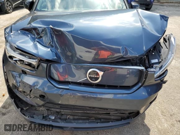 ✅ 2022 Volvo XC40 Twin Plus • VIN: YV4ED3UR9N2712682 • Lot: 64725075. Listed on Copart with Not provided. Free auction sales archive from the USA and detailed vehicle history report at DreamBid. Image 11.