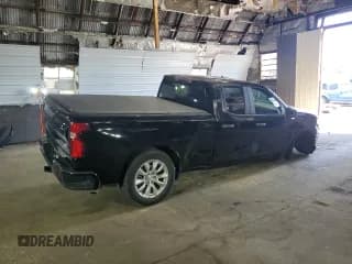 ✅ 2021 Chevrolet Silverado 1500 Custom • VIN: 1GCRWBEK2MZ150432 • Lot: 71095544. Wystawiony na Copart z przebiegiem 89 529 mil. Bezpłatny archiwum sprzedaży aukcyjnych z USA i szczegółowy raport historii pojazdu na DreamBid. Zdjęcie 3.