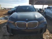 ✅ 2024 BMW X5 xDrive50e • VIN: 5UX43EU00R9V01378 • Lot: 85931054. Wystawiony na Copart z przebiegiem 10 186 mil. Bezpłatny archiwum sprzedaży aukcyjnych z USA i szczegółowy raport historii pojazdu na DreamBid. Zdjęcie 5.