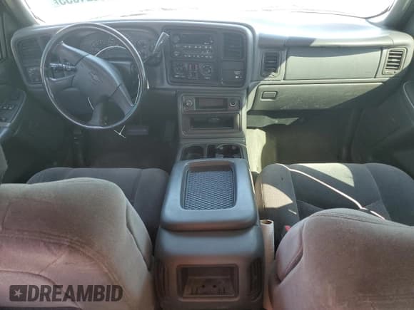 ✅ 2003 Chevrolet Silverado 2500HD LS • VIN: 1GCHC29U43E137834 • Lot: 89621055. Wystawiony na Copart z przebiegiem Nie podano. Bezpłatny archiwum sprzedaży aukcyjnych z USA i szczegółowy raport historii pojazdu na DreamBid. Zdjęcie 8.