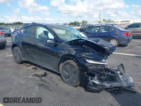 ✅ 2026 Tesla Model Y Long Range • VIN: 7SAYGDEDXTA471015 • Lot: 43515582. Listed on IAAI with 643 mi. Free auction sales archive from the USA and detailed vehicle history report at DreamBid. Image 1.