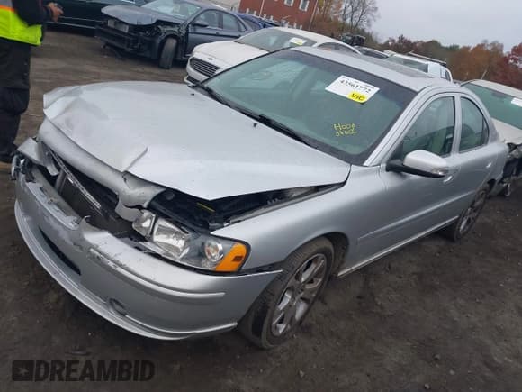 ✅ 2009 Volvo S60 2.5T • VIN: YV1RS592892726932 • Lot: 43561772. Wystawiony na IAAI z przebiegiem 95 400 mil. Bezpłatny archiwum sprzedaży aukcyjnych z USA i szczegółowy raport historii pojazdu na DreamBid. Zdjęcie 2.