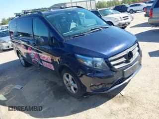✅ 2016 Mercedes-Benz Metris Passenger • VIN: WD4PG2EE2G3098716 • Lot: 43600471. Wystawiony na IAAI z przebiegiem 117 670 mil. Bezpłatny archiwum sprzedaży aukcyjnych z USA i szczegółowy raport historii pojazdu na DreamBid. Zdjęcie 1.