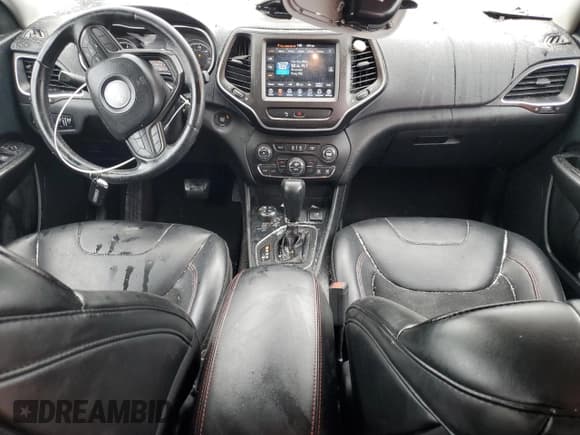 ✅ 2020 Jeep Cherokee Trailhawk • VIN: 1C4PJMBX1LD504003 • Lot: 51908375. Wystawiony na Copart z przebiegiem 164 805 mil. Bezpłatny archiwum sprzedaży aukcyjnych z USA i szczegółowy raport historii pojazdu na DreamBid. Zdjęcie 8.