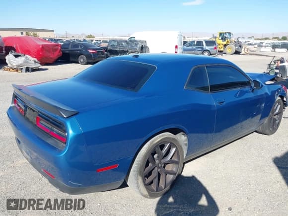 ✅ 2020 Dodge Challenger SXT • VIN: 2C3CDZAG6LH173799 • Lot: 43418277. Wystawiony na IAAI z przebiegiem 76 833 mil. Bezpłatny archiwum sprzedaży aukcyjnych z USA i szczegółowy raport historii pojazdu na DreamBid. Zdjęcie 4.