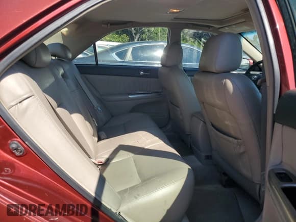 ✅ 2005 Toyota Camry SE • VIN: 4T1BA32K25U506950 • Лот: 82640945. Опубликован ранее на Copart с пробегом 235 260 миль. Бесплатный доступ к архиву аукционных продаж из США и подробный отчёт об истории автомобиля на DreamBid. Изображение 10.