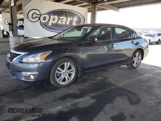 ✅ 2013 Nissan Altima SL • VIN: 1N4BL3AP1DC109199 • Lot: 82774405. Listed on Copart with 129,161 mi. Free auction sales archive from the USA and detailed vehicle history report at DreamBid. Image 1.