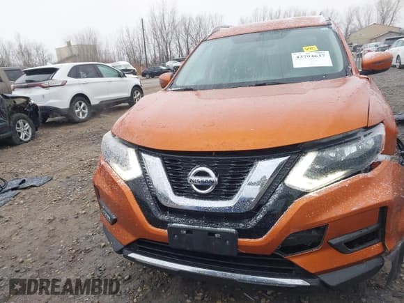 ✅ 2017 Nissan Rogue SL • VIN: 5N1AT2MV5HC741988 • Lot: 43794637. Wystawiony na IAAI z przebiegiem 141 965 mil. Bezpłatny archiwum sprzedaży aukcyjnych z USA i szczegółowy raport historii pojazdu na DreamBid. Zdjęcie 13.