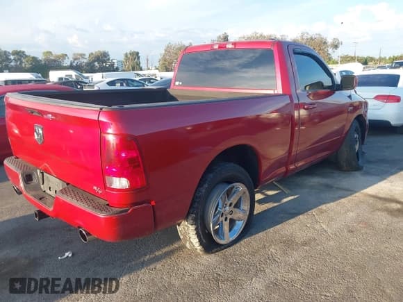 ✅ 2010 Dodge 1500 ST • VIN: 3D7JB1ET7AG157051 • Lot: 43241910. Wystawiony na IAAI z przebiegiem 176 362 mil. Bezpłatny archiwum sprzedaży aukcyjnych z USA i szczegółowy raport historii pojazdu na DreamBid. Zdjęcie 4.