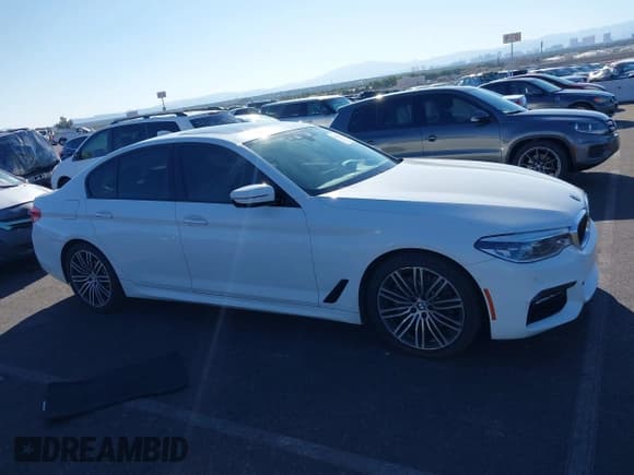 ✅ 2017 BMW 5 Series 540i xDrive • VIN: WBAJE7C34HG887610 • Лот: 43365683. Опубликован ранее на IAAI с пробегом 146 516 миль. Бесплатный доступ к архиву аукционных продаж из США и подробный отчёт об истории автомобиля на DreamBid. Изображение 13.