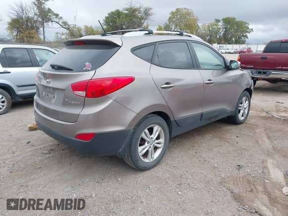 2012 Hyundai Tucson GLS с VIN KM8JU3AC1CU410768, выставлен на аукционе IAAI как лот 43529331 с пробегом 123 420 миль миль и . История ставок и продаж доступна на DreamBid. Изображение 4.