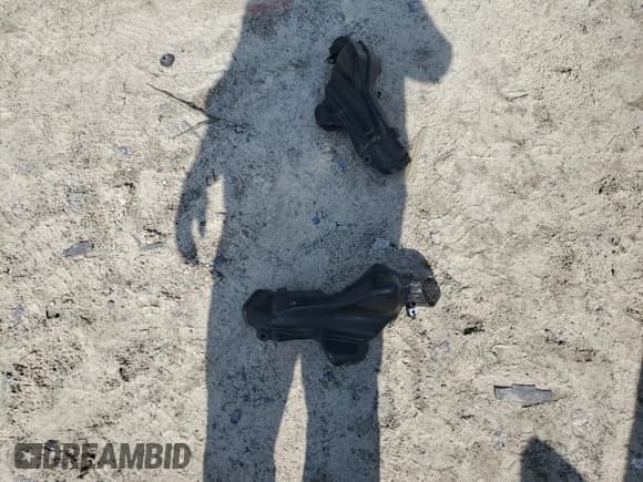 ✅ 2019 Mercedes-Benz C 43 AMG • VIN: WDDWK6EB0KF783375 • Лот: 64953165. Опубликован ранее на Copart с пробегом 35 205 миль. Бесплатный доступ к архиву аукционных продаж из США и подробный отчёт об истории автомобиля на DreamBid. Изображение 12.