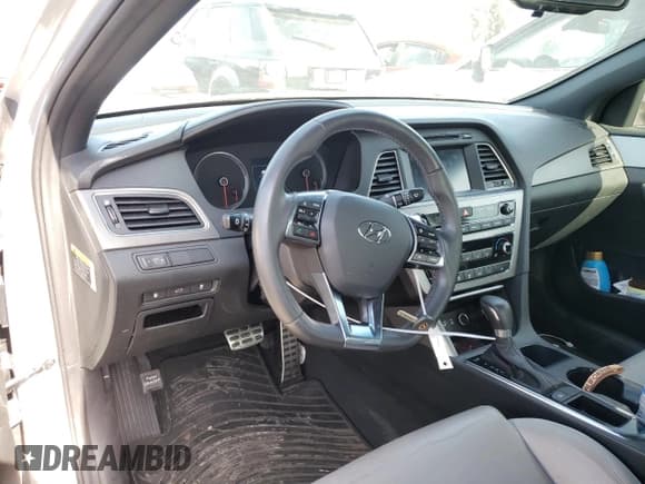 ✅ 2017 Hyundai Sonata Sport • VIN: 5NPE34AB5HH580400 • Лот: 53736563. Опубликован ранее на Copart с пробегом 55 789 миль. Бесплатный доступ к архиву аукционных продаж из США и подробный отчёт об истории автомобиля на DreamBid. Изображение 8.