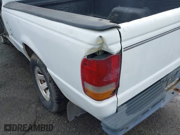 ✅ 1994 Ford Ranger Splash • VIN: 1FTCR10A6RPA91832 • Лот: 41788414. Опубликован ранее на IAAI с пробегом 45 182 миль. Бесплатный доступ к архиву аукционных продаж из США и подробный отчёт об истории автомобиля на DreamBid. Изображение 6.