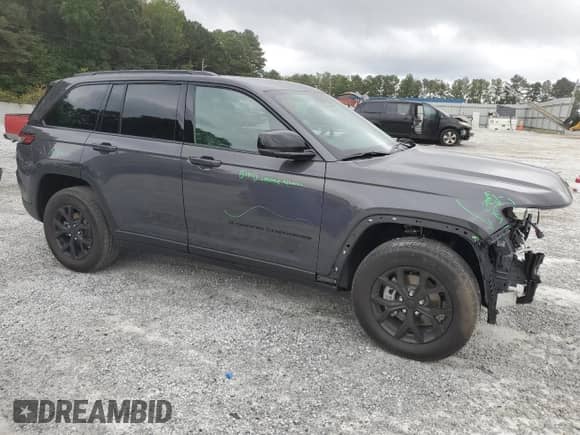 2025 Jeep Grand Cherokee Altitude X with VIN 1C4RJGAG1SC334368, listed as a Copart auction lot 81439425 with 1,964 mi miles and Salvage title. Bid and sale history available at DreamBid. Image 4.