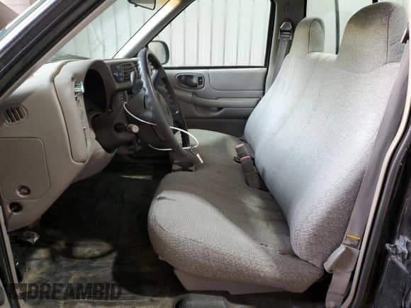 1999 Chevrolet S-10 с VIN 1GCDT14X1X8108564, выставлен на аукционе Copart как лот 77760414 с пробегом 61 677 миль миль и Списание • Salvage title. История ставок и продаж доступна на DreamBid. Изображение 7.