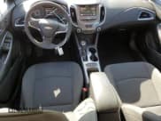 ✅ 2018 Chevrolet Cruze LT • VIN: 1G1BE5SM7J7139714 • Лот: 47842953. Опубликован ранее на Copart с пробегом 65 725 миль. Бесплатный доступ к архиву аукционных продаж из США и подробный отчёт об истории автомобиля на DreamBid. Изображение 8.