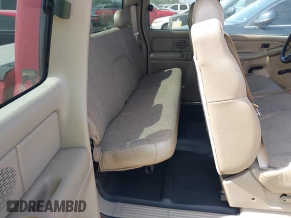 ✅ 2001 Chevrolet Silverado 1500 LS • VIN: 2GCEC19V811177533 • Lot: 42280525. Listed on IAAI with 170,088 mi. Free auction sales archive from the USA and detailed vehicle history report at DreamBid. Image 8.