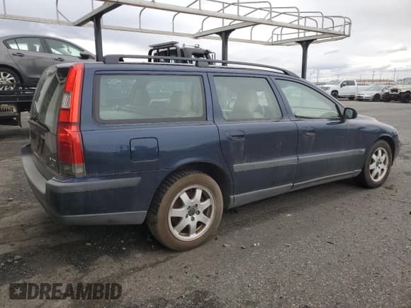 ✅ 2004 Volvo V70 • VIN: YV1SJ59H442352126 • Lot: 78928024. Listed on Copart with 186,645 mi. Free auction sales archive from the USA and detailed vehicle history report at DreamBid. Image 3.