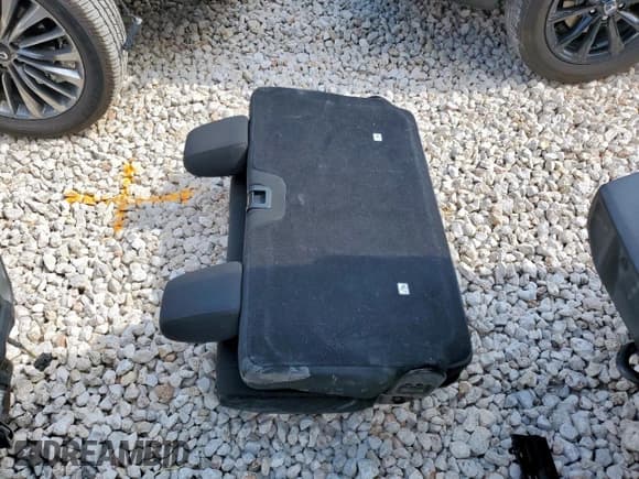 ✅ 2018 Jeep Wrangler Sport • VIN: 1C4GJXAG5JW303631 • Lot: 69999165. Listed on Copart with 106,170 mi. Free auction sales archive from the USA and detailed vehicle history report at DreamBid. Image 12.